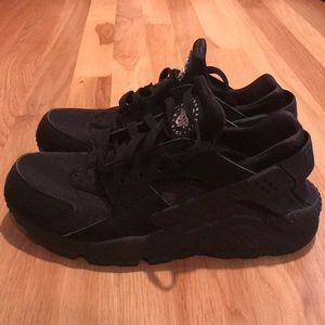 Nike Huarache All Black Woman’s 8
